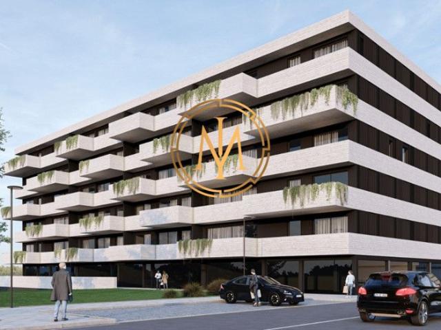 Apartamento T3 em Valongo com três frentes, varanda e dois lugares de estacionamento