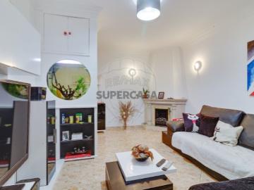 Apartamento T3 em Vialonga