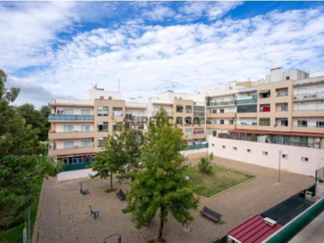 Apartamento T3 em Vialonga, 2º andar Com Box e Elevador