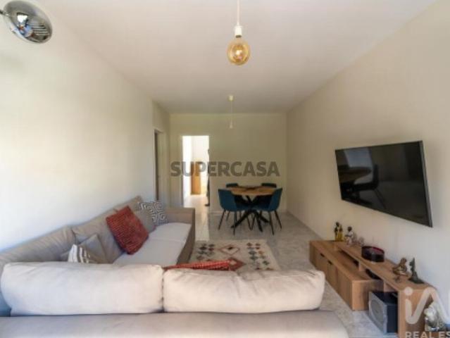 Apartamento T3 em Vialonga de 62,7 m²