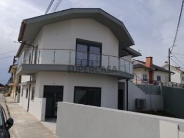 Apartamento T3 em Vila Nova de Anha