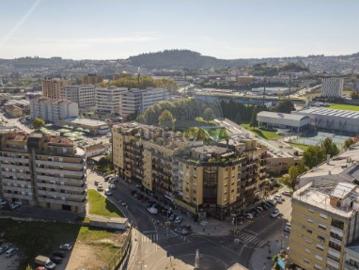 Apartamento T3 em Vila Nova de Famalicão e Calendário