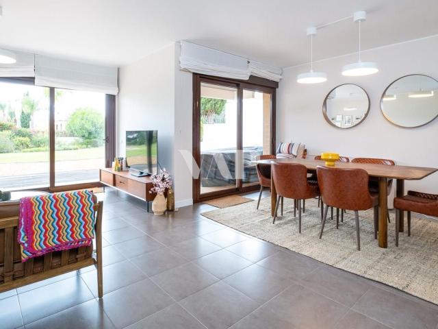 Apartamento T3 em Vilamoura com saída direta para a piscina 183m² Quarteira