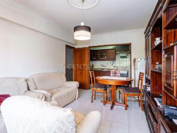 Apartamento T3 em Agualva Cacém: Espaço, Luz e Localização Privilegiada