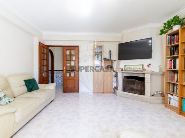 Apartamento T3 em Agualva e Mira Sintra