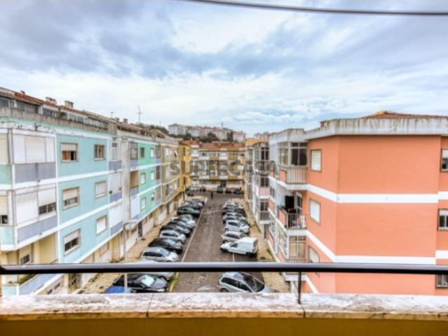 Apartamento T3 em Agualva