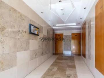 Apartamento T3 em Águas Livres