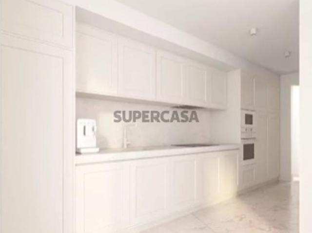 Apartamento T3 em Alcântara