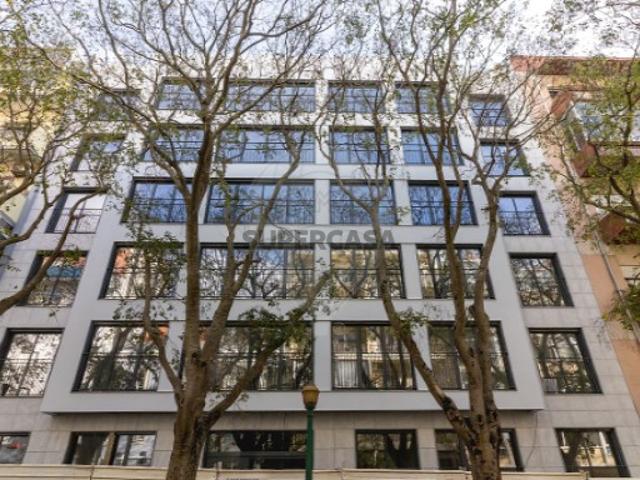Apartamento T3 em Alcântara
