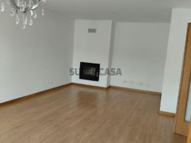 Apartamento T3 em Alcobaça e Vestiaria