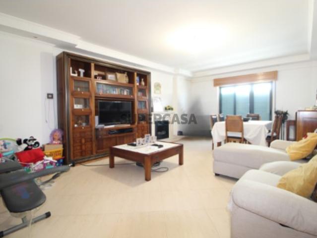 Apartamento T3 em Algueirão Mem Martins