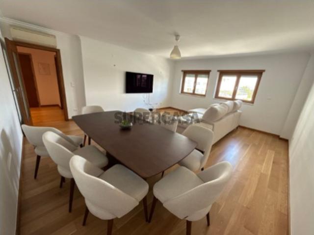 Apartamento T3 em Alvalade