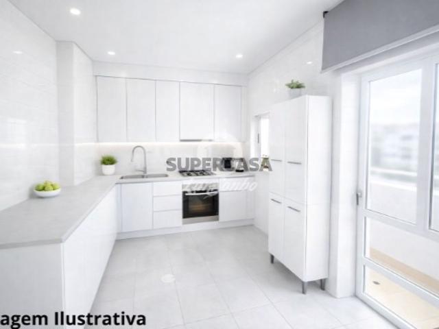 Apartamento T3 em Arcozelo