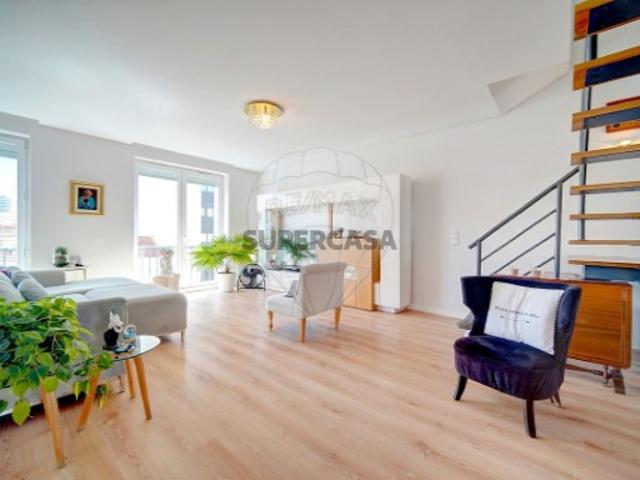 Apartamento T3 em Areeiro