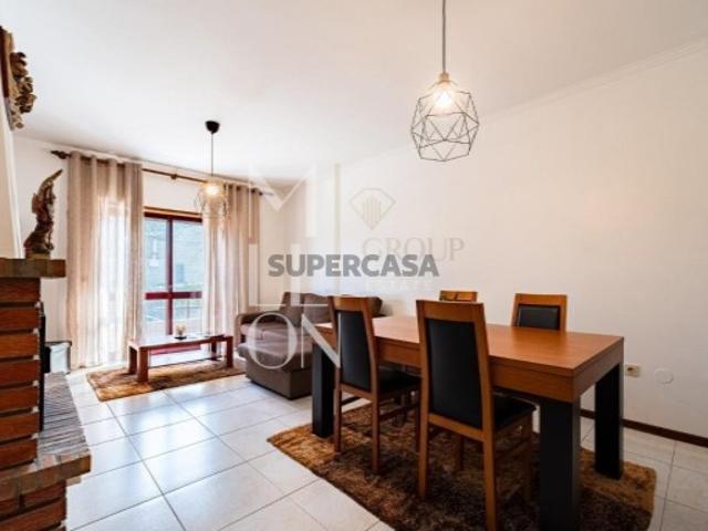 Apartamento T3 em Árvore com Garagem Fechada