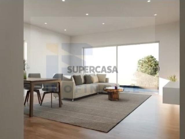 Apartamento T3 em Atouguia da Baleia