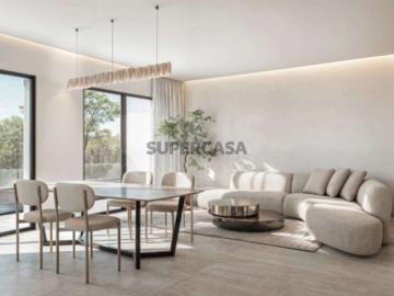 Apartamento T3 em Atouguia da Baleia