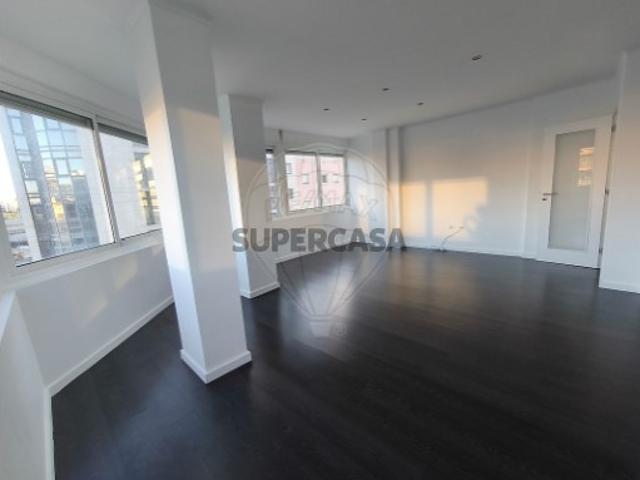 Apartamento T3 em Avenidas Novas