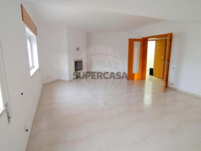 Apartamento T3 em Azambuja