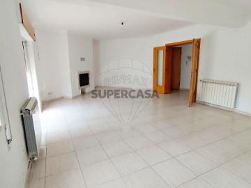 Apartamento T3 em Azambuja