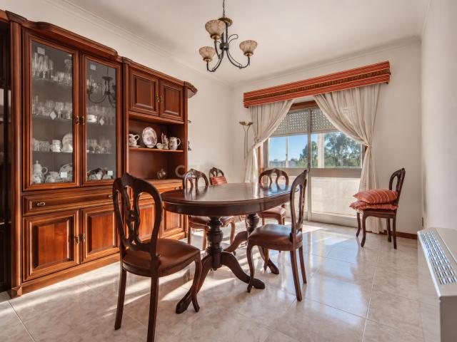 Apartamento T3 em Baguim do Monte com box fechada