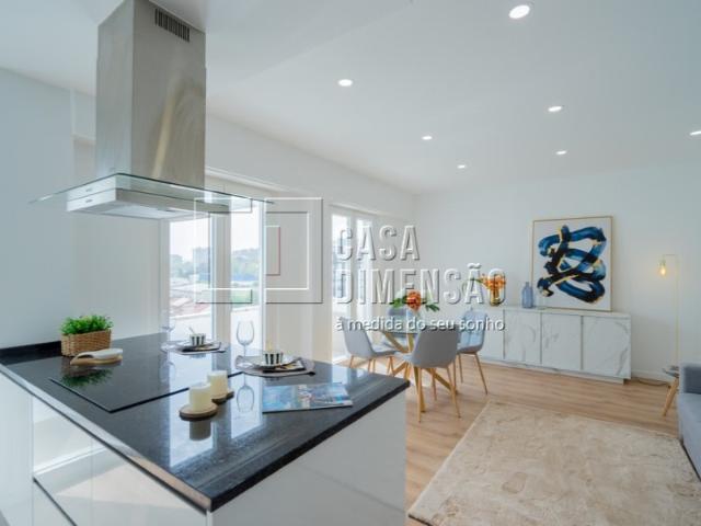 Apartamento T3 em Benfica com arrecadação, Totalmente Mobilado e Pronto a Habitar!
