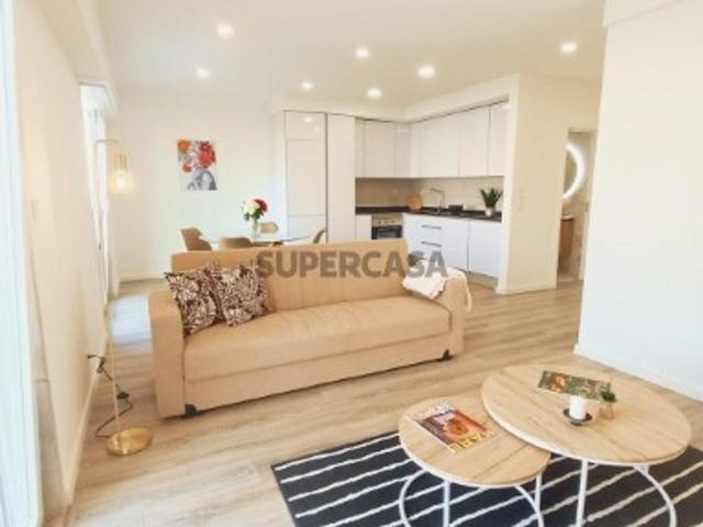 Apartamento T3 em Benfica de 84,00 m²