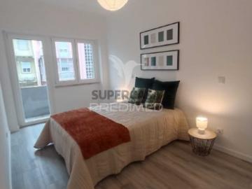 Apartamento T3 em Benfica