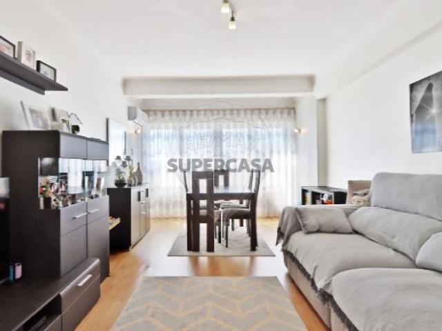 Apartamento T3 em Benfica