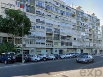Apartamento T3 em Benfica