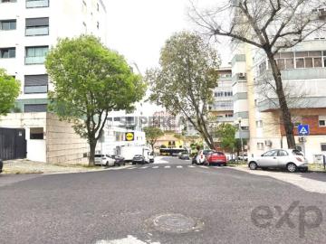 Apartamento T3 em Benfica