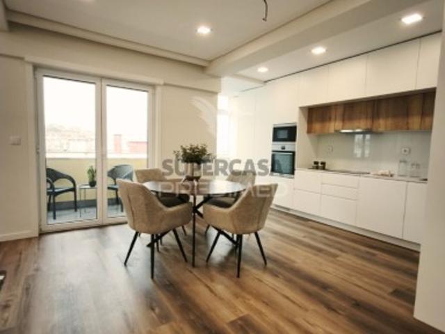 Apartamento T3 em Benfica