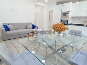 Apartamento 4 assoalhadas totalmente remodelado em Benfica