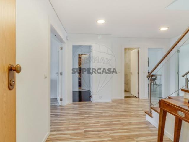 Apartamento T3 em Belas