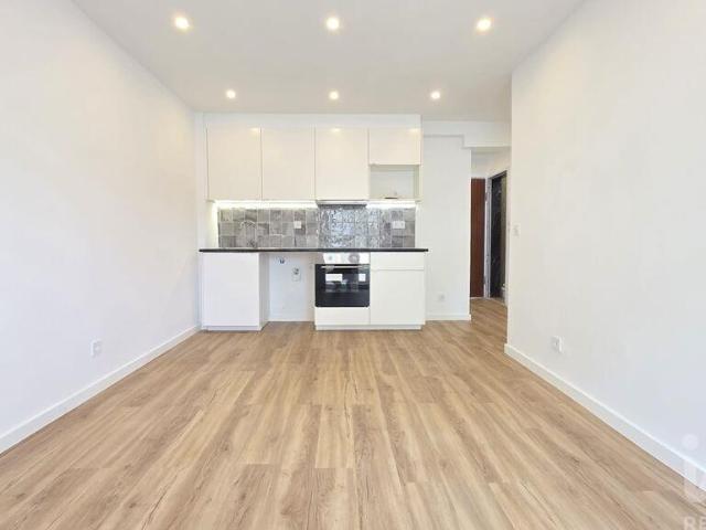 Apartamento T3 em Camarate, Unhos e Apelação