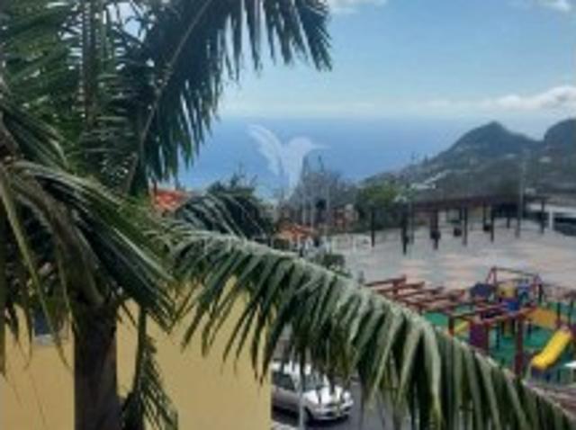 Apartamento T3 em Estreito Câmara de Lobos