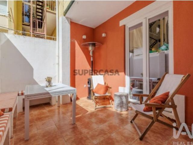 Apartamento T3 em Campo de Ourique de 100 m²