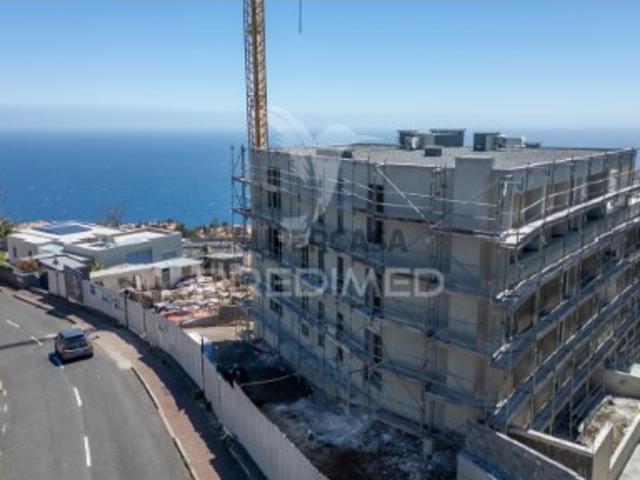 Apartamento T3 em Caniço