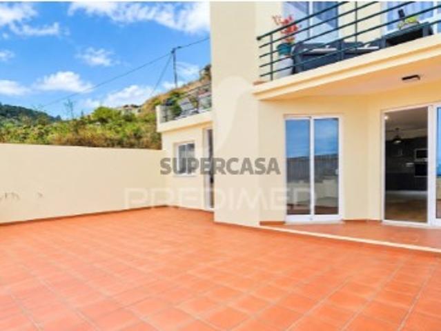 Apartamento T3 em Caniço