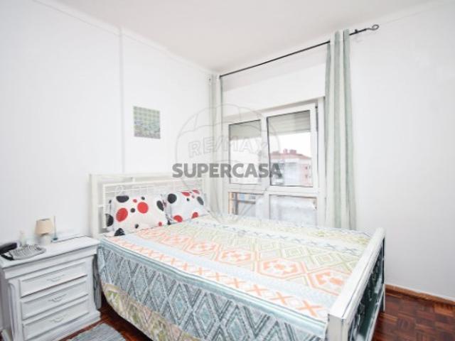 Apartamento T3 em Cacém e São Marcos