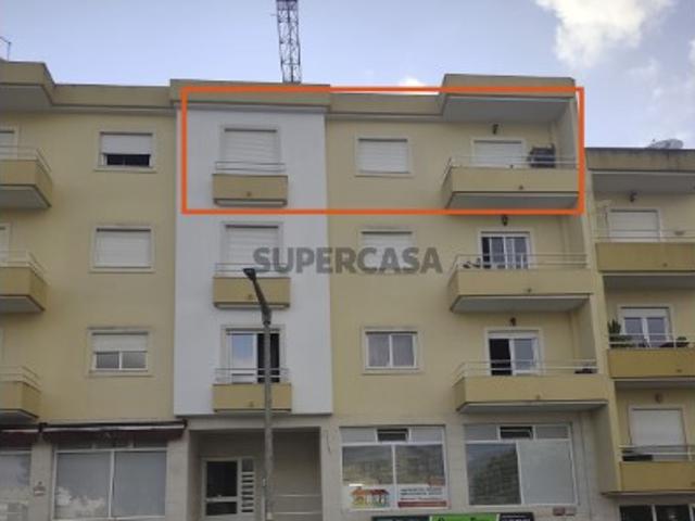 Apartamento T3 em Cadaval e Pêro Moniz