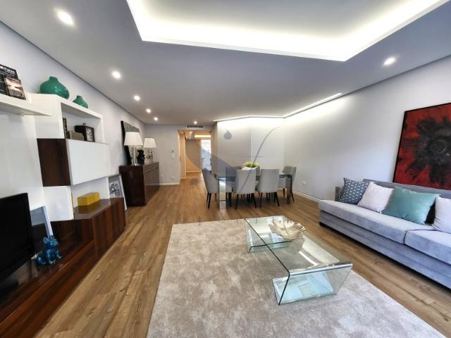 Apartamento T3 em Carcavelos Cascais