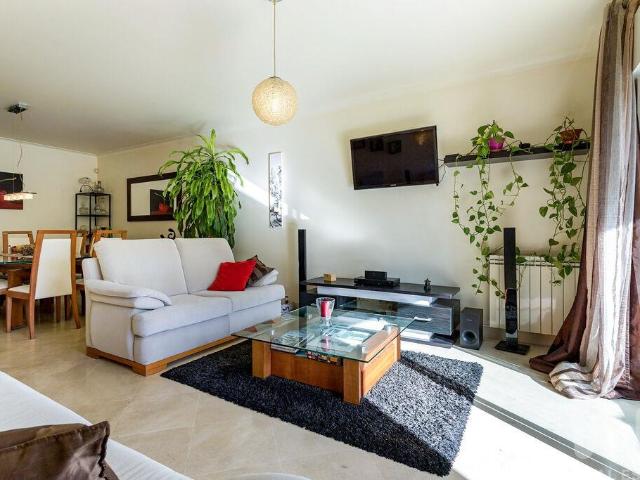 Apartamento T3 em Carcavelos e Parede de 140 m²