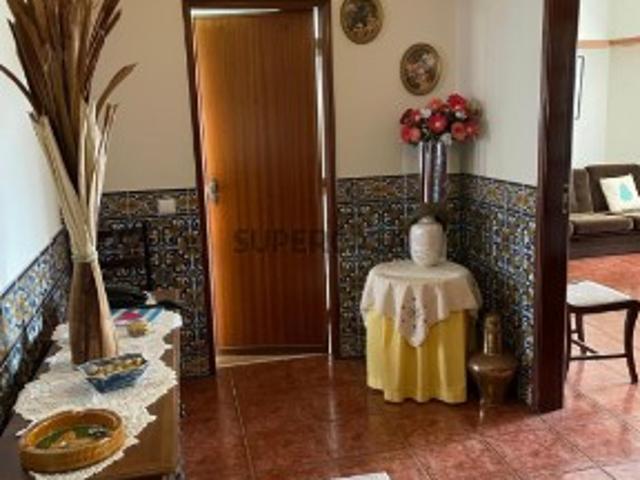 Apartamento T3 em Carcavelos e Parede