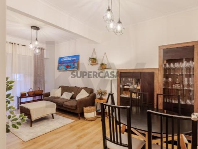 Apartamento T3 em Carnaxide