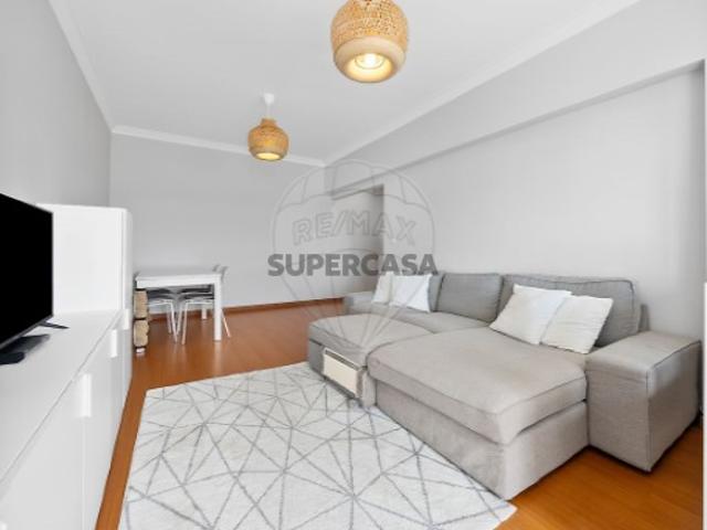 Apartamento T3 em Carnaxide e Queijas