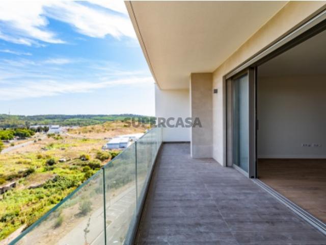 Apartamento T3 em Carnaxide, Oeiras