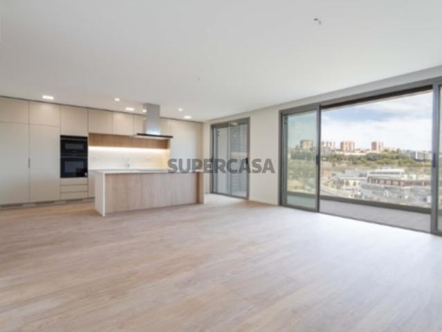 Apartamento T3 em Carnaxide, Oeiras