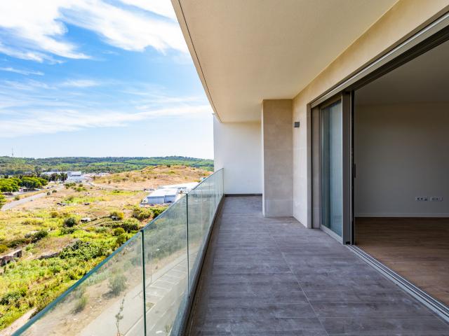 Apartamento T3 Novo a Estrear | 3 Suites | Vista Rio | Garagem Box | Carnaxide