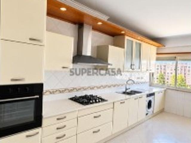 Apartamento T3 em Carnide